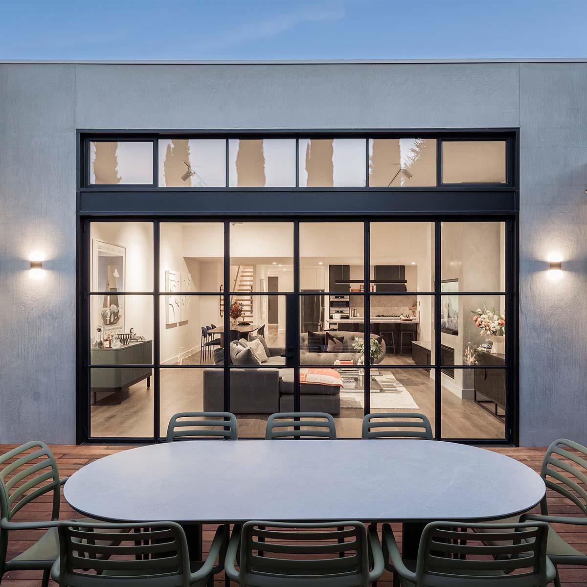 outdoor entertaining area